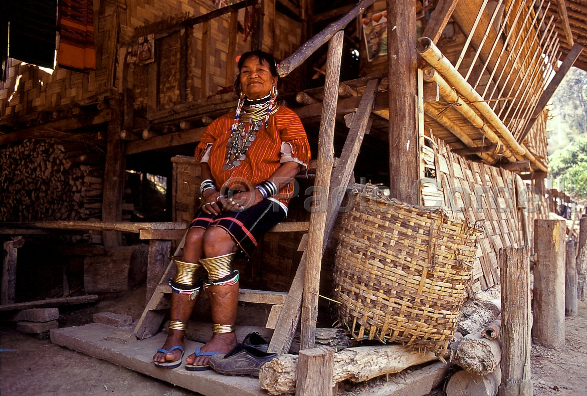 Paduang Hilltribe (Long Neck Woman), Mae Hong Son, Thailand
 (cod:Thailand 50)